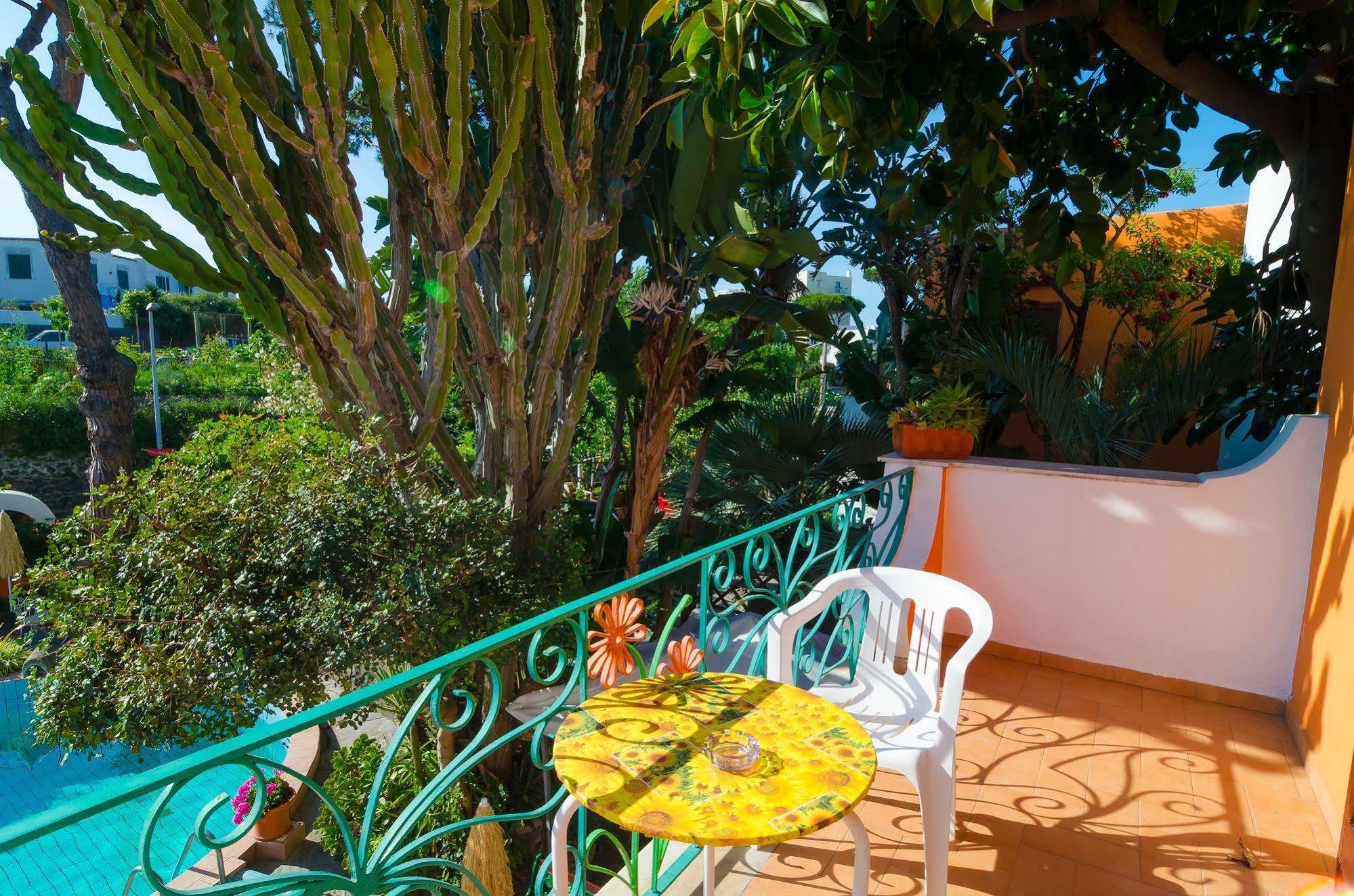 Hotel Aragonese Иския Екстериор снимка