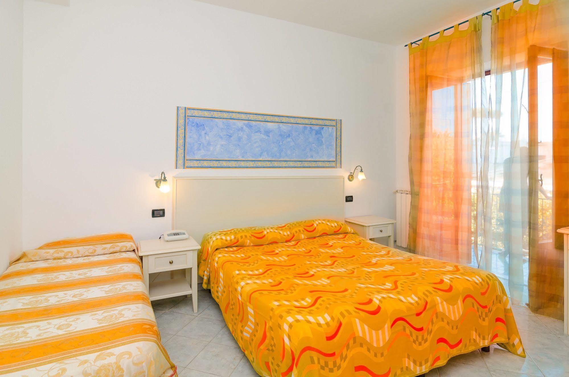 Hotel Aragonese Иския Екстериор снимка